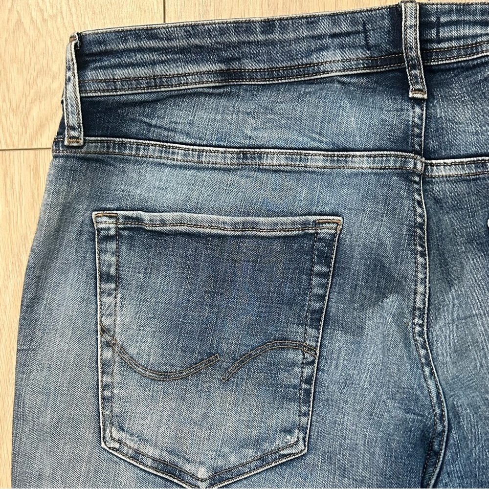 Jack & Jones Slim Fit Glenn Ripped Jeans - Picture 9 of 16